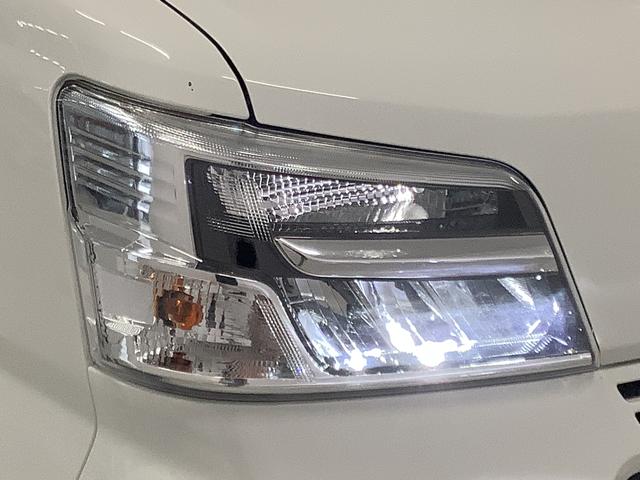 ハイゼットカーゴデラックスＳＡIII　４ＷＤ　ＡＴ　ＥＴＣ　コーナーセンサー走行無制限１年保証　リアコーナーセンサー　４ＷＤ　ＡＴ車　ＥＴＣ　オートマチックハイビーム　ＬＥＤヘッドライト　アイドリングストップ　横滑り防止装置　ヘッドライトレベライザー　ラジオ　両側スライドドア（兵庫県）の中古車