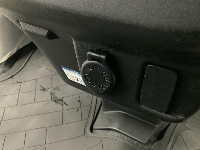 ハイゼットカーゴデラックスＳＡIII　４ＷＤ　ＡＴ　ＥＴＣ　コーナーセンサー走行無制限１年保証　リアコーナーセンサー　４ＷＤ　ＡＴ車　ＥＴＣ　オートマチックハイビーム　ＬＥＤヘッドライト　アイドリングストップ　横滑り防止装置　ヘッドライトレベライザー　ラジオ　両側スライドドア（兵庫県）の中古車