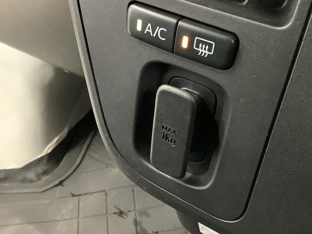 ハイゼットカーゴデラックスＳＡIII　４ＷＤ　ＡＴ　ＥＴＣ　コーナーセンサー走行無制限１年保証　リアコーナーセンサー　４ＷＤ　ＡＴ車　ＥＴＣ　オートマチックハイビーム　ＬＥＤヘッドライト　アイドリングストップ　横滑り防止装置　ヘッドライトレベライザー　ラジオ　両側スライドドア（兵庫県）の中古車