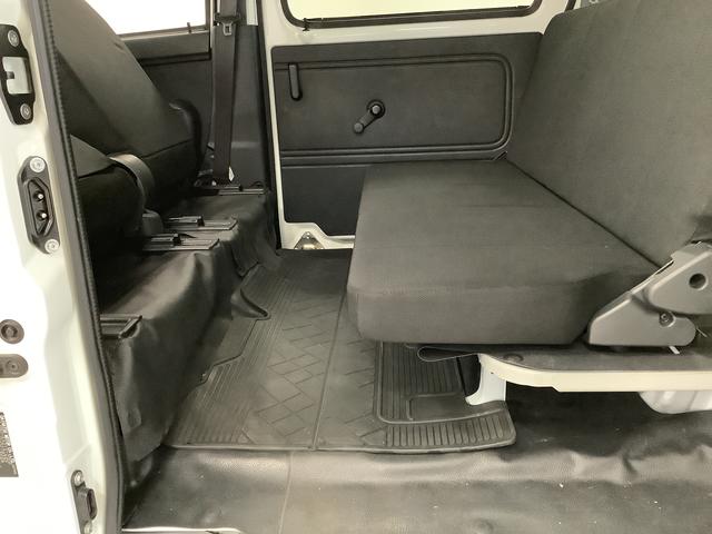 ハイゼットカーゴデラックスＳＡIII　４ＷＤ　ＡＴ　ＥＴＣ　コーナーセンサー走行無制限１年保証　リアコーナーセンサー　４ＷＤ　ＡＴ車　ＥＴＣ　オートマチックハイビーム　ＬＥＤヘッドライト　アイドリングストップ　横滑り防止装置　ヘッドライトレベライザー　ラジオ　両側スライドドア（兵庫県）の中古車