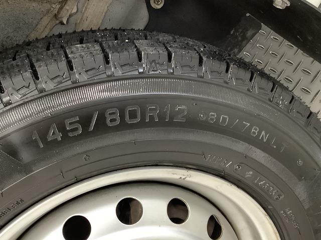 ハイゼットカーゴデラックスＳＡIII　４ＷＤ　ＡＴ　ＥＴＣ　コーナーセンサー走行無制限１年保証　リアコーナーセンサー　４ＷＤ　ＡＴ車　ＥＴＣ　オートマチックハイビーム　ＬＥＤヘッドライト　アイドリングストップ　横滑り防止装置　ヘッドライトレベライザー　ラジオ　両側スライドドア（兵庫県）の中古車