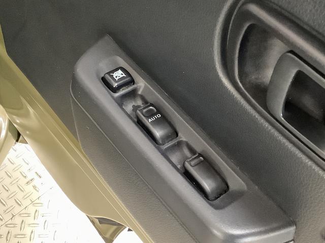 ハイゼットトラックハイルーフＳＡIIIｔ　５ＭＴ　禁煙車　ワンオーナー　ＣＤ走行無制限１年保証　禁煙車　ワンオーナー　ＭＴ車　ＣＤオーディオ　ドラレコ　ＥＴＣ　ＵＳＢ　３方開　ＬＥＤヘッドライト　キーレスエントリー　横滑り防止装置　ドアバイザー　ヘッドライトレベライザー（兵庫県）の中古車