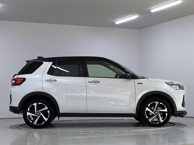 ロッキープレミアムＧ　ＨＥＶ　ワンオーナー　クルコン　シートヒーター走行無制限１年保証　前後コーナーセンサー　ワンオーナー　アダプティブクルーズコントロール　前席シートヒーター　オートマチックハイビーム　ＬＥＤヘッドライト　スマートキー　１７インチ純正アルミホイール（兵庫県）の中古車