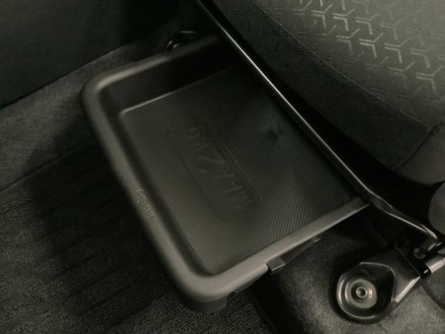 ロッキープレミアムＧ　ＨＥＶ　ワンオーナー　クルコン　シートヒーター走行無制限１年保証　前後コーナーセンサー　ワンオーナー　アダプティブクルーズコントロール　前席シートヒーター　オートマチックハイビーム　ＬＥＤヘッドライト　スマートキー　１７インチ純正アルミホイール（兵庫県）の中古車