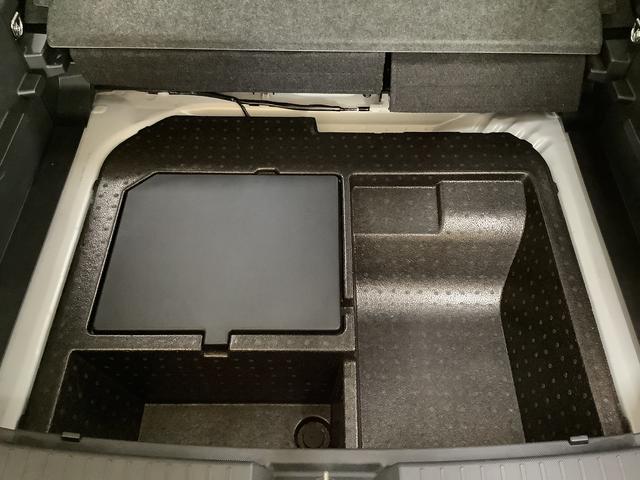 ロッキープレミアムＧ　ＨＥＶ　ワンオーナー　クルコン　シートヒーター走行無制限１年保証　前後コーナーセンサー　ワンオーナー　アダプティブクルーズコントロール　前席シートヒーター　オートマチックハイビーム　ＬＥＤヘッドライト　スマートキー　１７インチ純正アルミホイール（兵庫県）の中古車