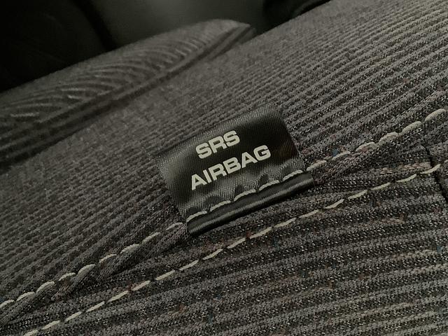 ムーヴＧ　片側電動スライド　オートブレーキホールド　スマートキー走行無制限１年保証　片側電動スライドドア　前後コーナーセンサー　オートマチックハイビーム　ＬＥＤヘッドライト　プッシュスタート　横滑り防止装置　オートブレーキホールド　１４インチ純正アルミホイール（兵庫県）の中古車