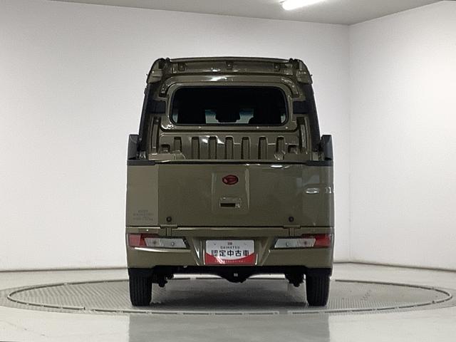 ハイゼットカーゴデッキバンＧ　ＳＡIII　４ＷＤ　１オーナー　障害物センサー走行無制限１年保証　４ＷＤ　ワンオーナー　ＡＴ車　ＣＤオーディオ　リアコーナーセンサー　ＵＳＢ　Ｂｌｕｅｔｏｏｔｈ　オートマチックハイビーム　ＬＥＤヘッドライト　キーレスエントリー　両側スライドドア（兵庫県）の中古車