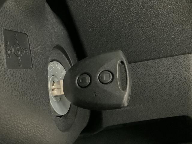 ハイゼットカーゴデッキバンＧ　ＳＡIII　４ＷＤ　１オーナー　障害物センサー走行無制限１年保証　４ＷＤ　ワンオーナー　ＡＴ車　ＣＤオーディオ　リアコーナーセンサー　ＵＳＢ　Ｂｌｕｅｔｏｏｔｈ　オートマチックハイビーム　ＬＥＤヘッドライト　キーレスエントリー　両側スライドドア（兵庫県）の中古車