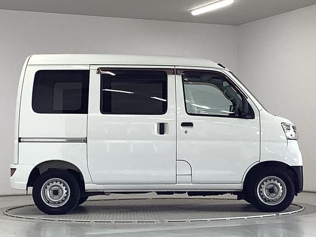 ハイゼットカーゴデラックスＳＡIII　ＡＴ　ＣＤオーディオ　コーナーセンサー走行無制限１年保証　リアコーナーセンサー　ＡＴ車　ＣＤオーディオ　オートマチックハイビーム　ＬＥＤヘッドライト　アイドリングストップ　キーレスエントリー　横滑り防止装置　ヘッドライトレベライザー（兵庫県）の中古車