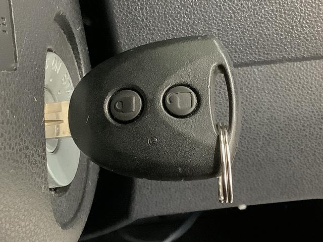 ハイゼットカーゴデラックスＳＡIII　ＡＴ　ＣＤオーディオ　コーナーセンサー走行無制限１年保証　リアコーナーセンサー　ＡＴ車　ＣＤオーディオ　オートマチックハイビーム　ＬＥＤヘッドライト　アイドリングストップ　キーレスエントリー　横滑り防止装置　ヘッドライトレベライザー（兵庫県）の中古車