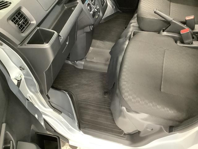 ハイゼットカーゴDX CVT 前後コーナーセンサー ラジオ 両側スライドドア走行無制限1年保証 前後コーナーセンサー CVT車 オートマチックハイビーム キーレスエントリー アイドリングストップ 横滑り防止装置 オートライト ヘッドライトレベライザー パワーウィンドウ ラジオ(兵庫県)の中古車