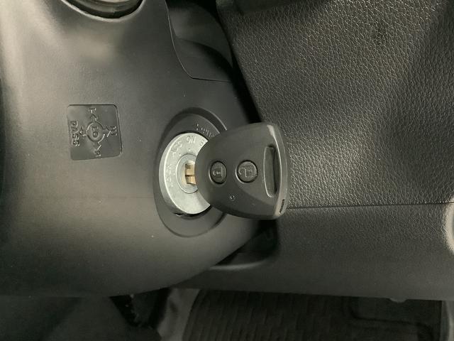 ハイゼットカーゴDX CVT 前後コーナーセンサー ラジオ 両側スライドドア走行無制限1年保証 前後コーナーセンサー CVT車 オートマチックハイビーム キーレスエントリー アイドリングストップ 横滑り防止装置 オートライト ヘッドライトレベライザー パワーウィンドウ ラジオ(兵庫県)の中古車