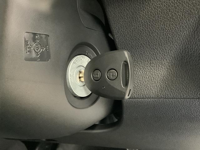 ハイゼットカーゴＤＸ　ＣＶＴ　コーナーセンサー　キーレスエントリー　ラジオ走行無制限１年保証　前後コーナーセンサー　ＣＶＴ車　オートマチックハイビーム　キーレスエントリー　アイドリングストップ　横滑り防止装置　オートライト　ヘッドライトレベライザー　パワーウィンドウ　ラジオ（兵庫県）の中古車