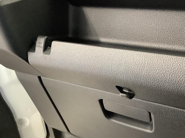 ハイゼットカーゴＤＸ　ＣＶＴ　コーナーセンサー　キーレスエントリー　ラジオ走行無制限１年保証　前後コーナーセンサー　ＣＶＴ車　オートマチックハイビーム　キーレスエントリー　アイドリングストップ　横滑り防止装置　オートライト　ヘッドライトレベライザー　パワーウィンドウ　ラジオ（兵庫県）の中古車