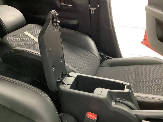 ロッキープレミアム　ターボ　４ＷＤ　禁煙車　ワンオーナー　ナビＴＶ１年保証　４ＷＤ　ワンオーナー　ナビＴＶ　ドラレコ　ＥＴＣ　全方位カメラ　アダプティブクルーズコントロール　コーナーセンサー　シートヒーター　ブラインドスポットモニター　１７インチ純正アルミホイール（兵庫県）の中古車