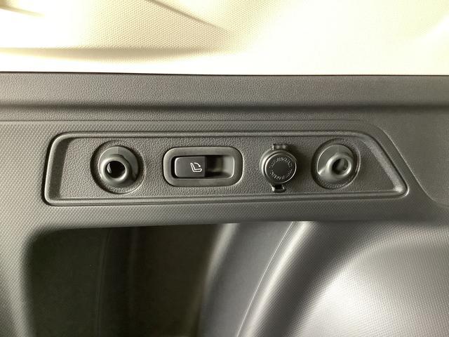 フォレスターアドバンス　４ＷＤ　８インチナビ　ドラレコ　ＥＴＣ　クルコン１年保証　８インチナビ　ドラレコ　ＥＴＣ　バックカメラ　デジタルインナーミラー　アダプティブクルーズコントロール　ブラインドスポットモニター　前後席シートヒーター　パドルシフト　電動リアゲート（兵庫県）の中古車