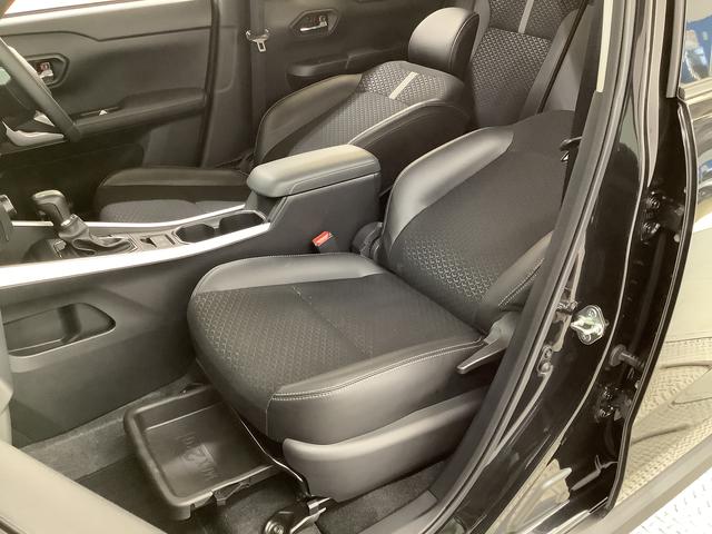 ロッキープレミアムG HEV ワンオーナー ディスプレイオーディオ1年保証 9インチディスプレイオーディオ ワンオーナー 全方位カメラ アダプティブクルーズコントロール 前後コーナーセンサー 前席シートヒーター Bluetooth 17インチ純正アルミホイール(兵庫県)の中古車