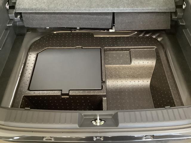 ロッキープレミアムG HEV ワンオーナー ディスプレイオーディオ1年保証 9インチディスプレイオーディオ ワンオーナー 全方位カメラ アダプティブクルーズコントロール 前後コーナーセンサー 前席シートヒーター Bluetooth 17インチ純正アルミホイール(兵庫県)の中古車