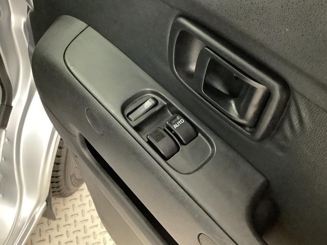 ハイゼットカーゴデラックスＳＡIII　ＡＴ　リアコーナーセンサー　ラジオ走行無制限１年保証　リアコーナーセンサー　ＡＴ車　オートマチックハイビーム　ＬＥＤヘッドライト　アイドリングストップ　横滑り防止装置　ドアバイザー　ヘッドライトレベライザー　パワーウィンドウ　ラジオ（兵庫県）の中古車