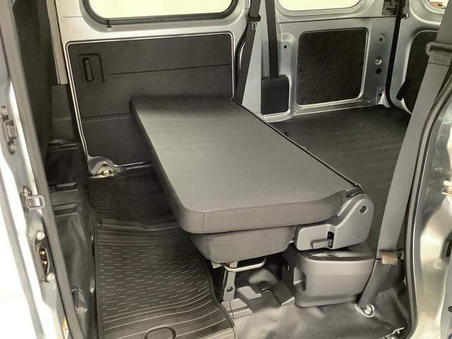 ハイゼットカーゴＤＸ　ＣＶＴ　前後コーナーセンサー　ラジオ　両側スライドドア走行無制限１年保証　前後コーナーセンサー　ＣＶＴ車　オートマチックハイビーム　キーレスエントリー　アイドリングストップ　横滑り防止装置　オートライト　ヘッドライトレベライザー　パワーウィンドウ　ラジオ（兵庫県）の中古車