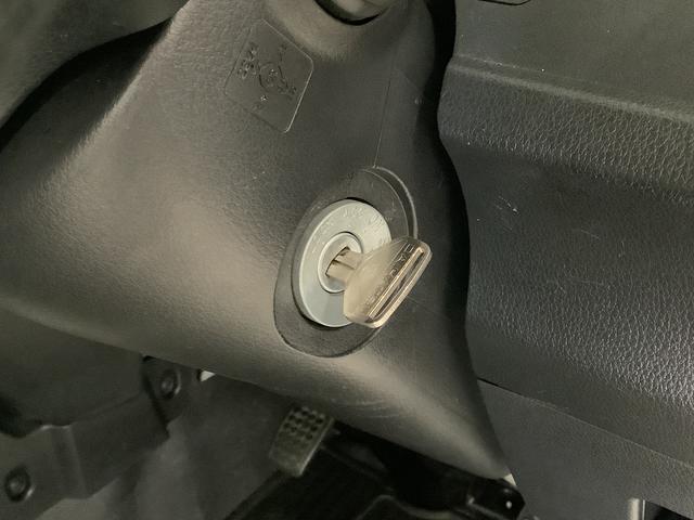 ハイゼットトラックスタンダード 5MT 3方開 荷台マット ドアバイザー走行無制限1年保証 MT車 荷台マット 3方開 ドアバイザー ヘッドライトレベライザー ラジオ アクセサリーソケット マニュアルエアコン スペアタイヤ バッテリーカバー ラバーフロアマット(兵庫県)の中古車