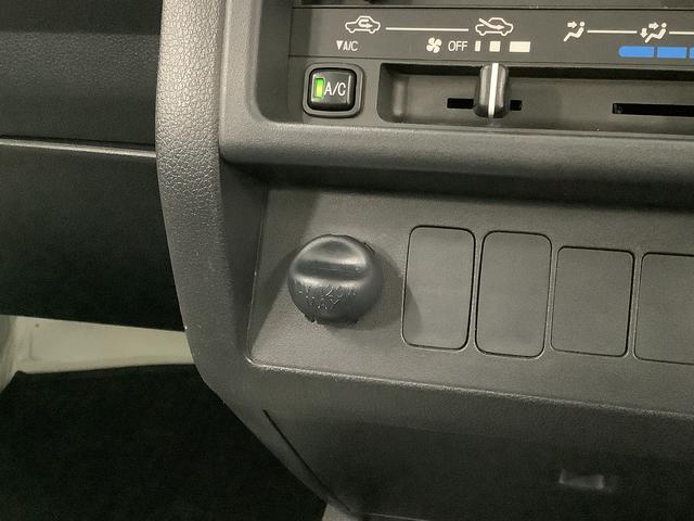 ハイゼットトラックスタンダード 5MT 3方開 荷台マット ドアバイザー走行無制限1年保証 MT車 荷台マット 3方開 ドアバイザー ヘッドライトレベライザー ラジオ アクセサリーソケット マニュアルエアコン スペアタイヤ バッテリーカバー ラバーフロアマット(兵庫県)の中古車