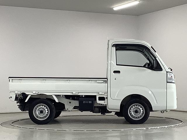 ハイゼットトラックスタンダード　５ＭＴ　３方開　荷台マット　ドアバイザー走行無制限１年保証　ＭＴ車　荷台マット　３方開　ゲートプロテクター　ドアバイザー　ヘッドライトレベライザー　ラジオ　アクセサリーソケット　マニュアルエアコン　スペアタイヤ　バッテリーカバー（兵庫県）の中古車