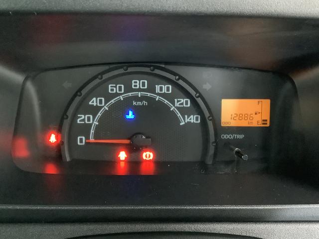 ハイゼットトラックスタンダード　５ＭＴ　３方開　荷台マット　ドアバイザー走行無制限１年保証　ＭＴ車　荷台マット　３方開　ゲートプロテクター　ドアバイザー　ヘッドライトレベライザー　ラジオ　アクセサリーソケット　マニュアルエアコン　スペアタイヤ　バッテリーカバー（兵庫県）の中古車