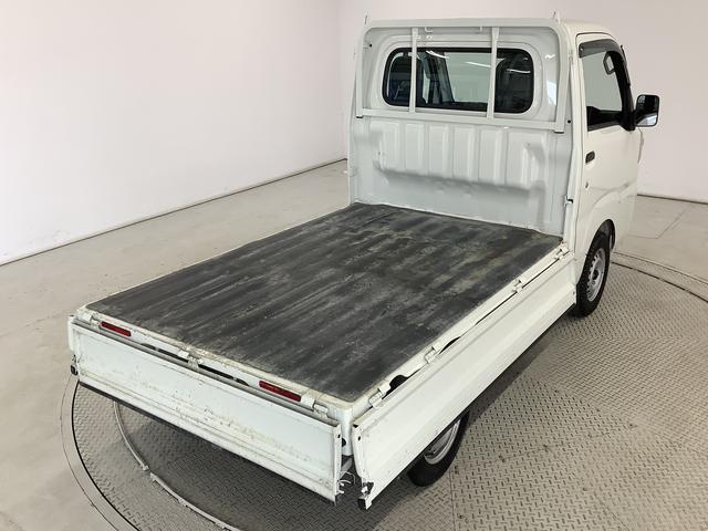 ハイゼットトラックスタンダード　５ＭＴ　３方開　荷台マット　ドアバイザー走行無制限１年保証　ＭＴ車　荷台マット　３方開　ゲートプロテクター　ドアバイザー　ヘッドライトレベライザー　ラジオ　アクセサリーソケット　マニュアルエアコン　スペアタイヤ　バッテリーカバー（兵庫県）の中古車