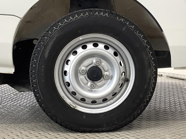 ハイゼットトラックスタンダード　５ＭＴ　３方開　荷台マット　ドアバイザー走行無制限１年保証　ＭＴ車　荷台マット　３方開　ゲートプロテクター　ドアバイザー　ヘッドライトレベライザー　ラジオ　アクセサリーソケット　マニュアルエアコン　スペアタイヤ　バッテリーカバー（兵庫県）の中古車