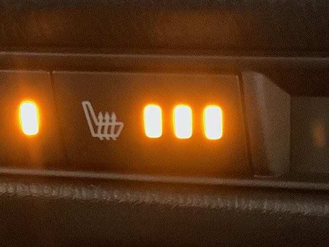 ＭＡＺＤＡ２１５Ｓ　Ｌパッケージ　禁煙車　ワンオーナー　ナビＴＶ１年保証　禁煙車　ワンオーナー　ナビＴＶ　衝突軽減ブレーキ　アダプティブクルーズコントロール　コーナーセンサー　シートヒーター　ステアリングヒーター　ヘッドアップディスプレイ　１６インチアルミホイール（兵庫県）の中古車