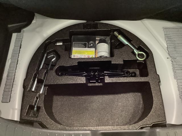 ＭＡＺＤＡ２１５Ｓ　Ｌパッケージ　禁煙車　ワンオーナー　ナビＴＶ１年保証　禁煙車　ワンオーナー　ナビＴＶ　衝突軽減ブレーキ　アダプティブクルーズコントロール　コーナーセンサー　シートヒーター　ステアリングヒーター　ヘッドアップディスプレイ　１６インチアルミホイール（兵庫県）の中古車