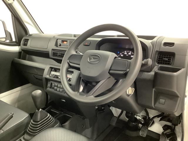 ハイゼットトラックスタンダード　４ＷＤ　５ＭＴ　前後コーナーセンサー　ラジオ走行無制限１年保証　前後コーナーセンサー　４ＷＤ　ＭＴ車　３方開　アイドリングストップ　横滑り防止装置　オートライト　ヘッドライトレベライザー　アクセサリーソケット　スペアタイヤ　ラジオ（兵庫県）の中古車