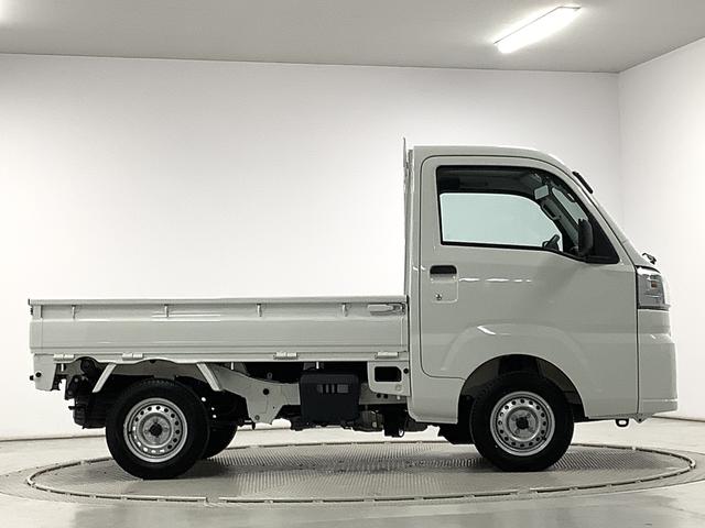 ハイゼットトラックスタンダード　４ＷＤ　５ＭＴ　前後コーナーセンサー　ラジオ走行無制限１年保証　前後コーナーセンサー　４ＷＤ　ＭＴ車　３方開　アイドリングストップ　横滑り防止装置　オートライト　ヘッドライトレベライザー　アクセサリーソケット　スペアタイヤ　ラジオ（兵庫県）の中古車