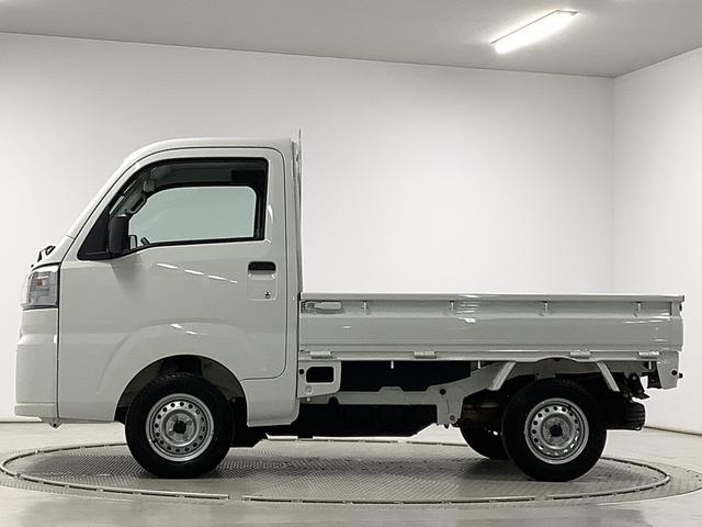 ハイゼットトラックスタンダード　４ＷＤ　５ＭＴ　前後コーナーセンサー　ラジオ走行無制限１年保証　前後コーナーセンサー　４ＷＤ　ＭＴ車　３方開　アイドリングストップ　横滑り防止装置　オートライト　ヘッドライトレベライザー　アクセサリーソケット　スペアタイヤ　ラジオ（兵庫県）の中古車