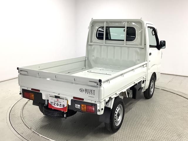 ハイゼットトラックスタンダード　４ＷＤ　５ＭＴ　前後コーナーセンサー　ラジオ走行無制限１年保証　前後コーナーセンサー　４ＷＤ　ＭＴ車　３方開　アイドリングストップ　横滑り防止装置　オートライト　ヘッドライトレベライザー　アクセサリーソケット　スペアタイヤ　ラジオ（兵庫県）の中古車