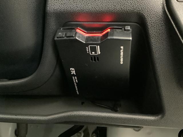 ハイゼットカーゴデラックスＳＡIII　４ＷＤ　ＡＴ　ＥＴＣ　コーナーセンサー走行無制限１年保証　リアコーナーセンサー　４ＷＤ　ＡＴ車　ＥＴＣ　オートマチックハイビーム　ＬＥＤヘッドライト　アイドリングストップ　キーレス　横滑り防止装置　ヘッドライトレベライザー　ラジオ（兵庫県）の中古車