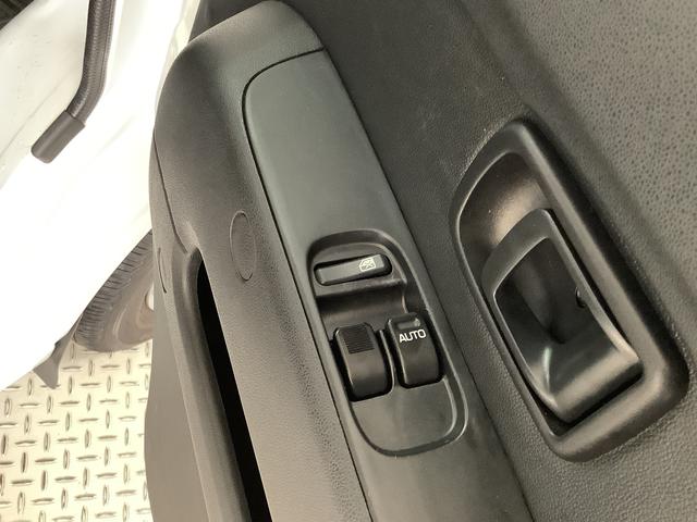 ハイゼットカーゴデラックスＳＡIII　４ＷＤ　ＡＴ　ＥＴＣ　コーナーセンサー走行無制限１年保証　リアコーナーセンサー　４ＷＤ　ＡＴ車　ＥＴＣ　オートマチックハイビーム　ＬＥＤヘッドライト　アイドリングストップ　キーレス　横滑り防止装置　ヘッドライトレベライザー　ラジオ（兵庫県）の中古車