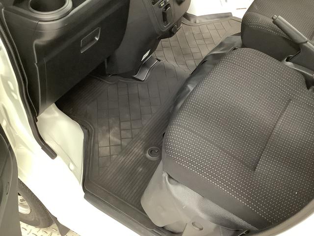 ハイゼットカーゴデラックスＳＡIII　４ＷＤ　ＡＴ　ＥＴＣ　コーナーセンサー走行無制限１年保証　リアコーナーセンサー　４ＷＤ　ＡＴ車　ＥＴＣ　オートマチックハイビーム　ＬＥＤヘッドライト　アイドリングストップ　キーレス　横滑り防止装置　ヘッドライトレベライザー　ラジオ（兵庫県）の中古車