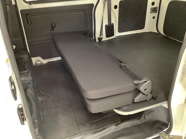 ハイゼットカーゴデラックスＳＡIII　４ＷＤ　ＡＴ　ＥＴＣ　コーナーセンサー走行無制限１年保証　リアコーナーセンサー　４ＷＤ　ＡＴ車　ＥＴＣ　オートマチックハイビーム　ＬＥＤヘッドライト　アイドリングストップ　キーレス　横滑り防止装置　ヘッドライトレベライザー　ラジオ（兵庫県）の中古車