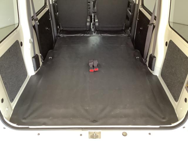 ハイゼットカーゴデラックスＳＡIII　４ＷＤ　ＡＴ　ＥＴＣ　コーナーセンサー走行無制限１年保証　リアコーナーセンサー　４ＷＤ　ＡＴ車　ＥＴＣ　オートマチックハイビーム　ＬＥＤヘッドライト　アイドリングストップ　キーレス　横滑り防止装置　ヘッドライトレベライザー　ラジオ（兵庫県）の中古車