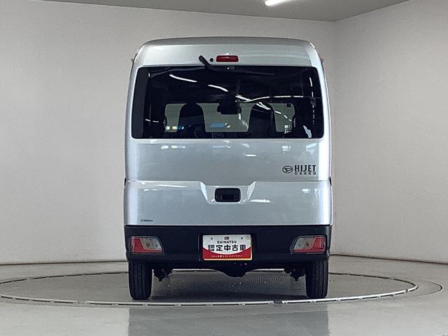 ハイゼットカーゴＤＸ　４ＷＤ　ＣＶＴ　前後コーナーセンサー　両側スライドドア走行無制限１年保証　前後コーナーセンサー　４ＷＤ　ＣＶＴ車　オートマチックハイビーム　アイドリングストップ　横滑り防止装置　オートライト　ヘッドライトレベライザー　ラジオ　マニュアルエアコン（兵庫県）の中古車