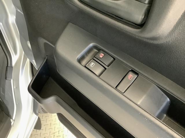 ハイゼットカーゴＤＸ　４ＷＤ　ＣＶＴ　前後コーナーセンサー　両側スライドドア走行無制限１年保証　前後コーナーセンサー　４ＷＤ　ＣＶＴ車　オートマチックハイビーム　アイドリングストップ　横滑り防止装置　オートライト　ヘッドライトレベライザー　ラジオ　マニュアルエアコン（兵庫県）の中古車