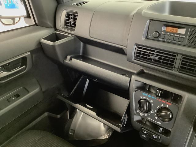 ハイゼットカーゴＤＸ　４ＷＤ　ＣＶＴ　前後コーナーセンサー　両側スライドドア走行無制限１年保証　前後コーナーセンサー　４ＷＤ　ＣＶＴ車　オートマチックハイビーム　アイドリングストップ　横滑り防止装置　オートライト　ヘッドライトレベライザー　ラジオ　マニュアルエアコン（兵庫県）の中古車