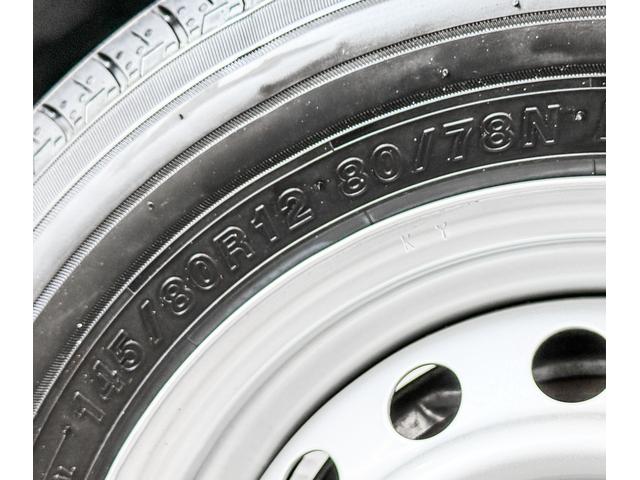 ハイゼットカーゴＤＸ　４ＷＤ　ＣＶＴ　前後コーナーセンサー　両側スライドドア走行無制限１年保証　前後コーナーセンサー　４ＷＤ　ＣＶＴ車　オートマチックハイビーム　アイドリングストップ　横滑り防止装置　オートライト　ヘッドライトレベライザー　ラジオ　マニュアルエアコン（兵庫県）の中古車