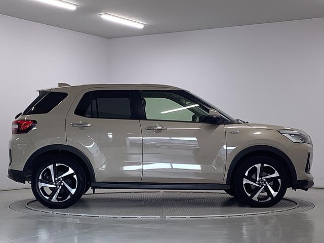 ロッキープレミアムＧ　ＨＥＶ　ワンオーナー　クルコン　シートヒーター走行無制限１年保証　前後コーナーセンサー　ワンオーナー　アダプティブクルーズコントロール　前席シートヒーター　オートマチックハイビーム　ＬＥＤヘッドライト　スマートキー　１７インチ純正アルミホイール（兵庫県）の中古車