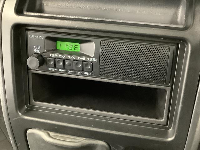 ハイゼットトラックエアコン・パワステ　スペシャル　４ＷＤ　５ＭＴ　禁煙　３方開走行無制限１年保証　ゲートプロテクター　４ＷＤ　ＭＴ車　禁煙車　３方開　ドアバイザー　ラジオ　ラバーフロアマット　マニュアルエアコン　スペアタイヤ　パワーステアリング　マッドガード　衝突安全ボディ（兵庫県）の中古車