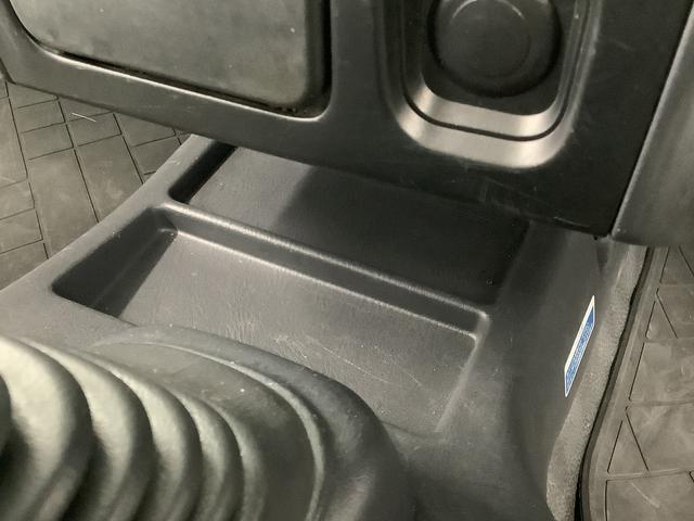 ハイゼットトラックエアコン・パワステ　スペシャル　４ＷＤ　５ＭＴ　禁煙　３方開走行無制限１年保証　ゲートプロテクター　４ＷＤ　ＭＴ車　禁煙車　３方開　ドアバイザー　ラジオ　ラバーフロアマット　マニュアルエアコン　スペアタイヤ　パワーステアリング　マッドガード　衝突安全ボディ（兵庫県）の中古車