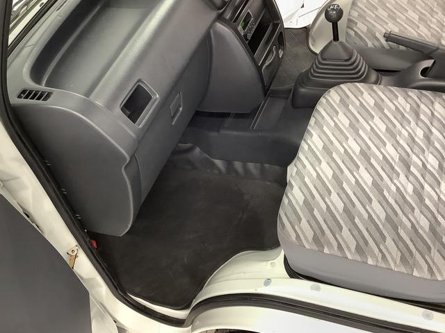 ハイゼットトラックエアコン・パワステ　スペシャル　４ＷＤ　５ＭＴ　禁煙　３方開走行無制限１年保証　ゲートプロテクター　４ＷＤ　ＭＴ車　禁煙車　３方開　ドアバイザー　ラジオ　ラバーフロアマット　マニュアルエアコン　スペアタイヤ　パワーステアリング　マッドガード　衝突安全ボディ（兵庫県）の中古車