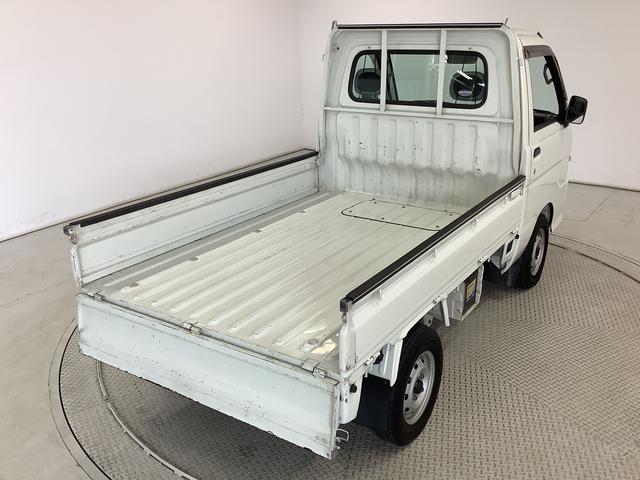 ハイゼットトラックエアコン・パワステ　スペシャル　４ＷＤ　５ＭＴ　禁煙　３方開走行無制限１年保証　ゲートプロテクター　４ＷＤ　ＭＴ車　禁煙車　３方開　ドアバイザー　ラジオ　ラバーフロアマット　マニュアルエアコン　スペアタイヤ　パワーステアリング　マッドガード　衝突安全ボディ（兵庫県）の中古車